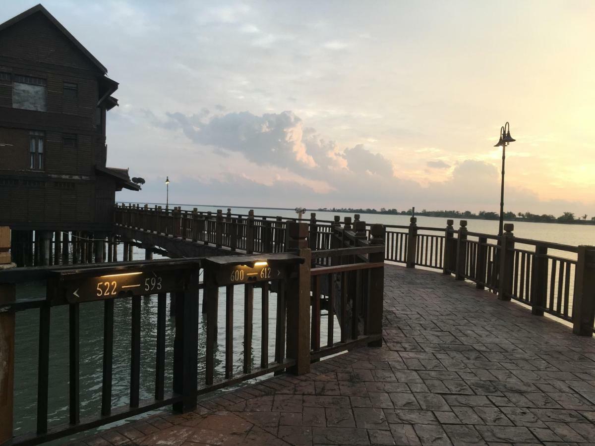 Langkawi Lagoon Resort Water Chalet Пантай Ченанг Екстериор снимка